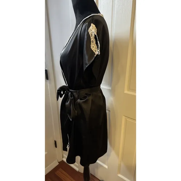 Ambrielle Robe Short Sleeve Black Kimono W/ White Lace Trim Size Large Coquette - Image 3