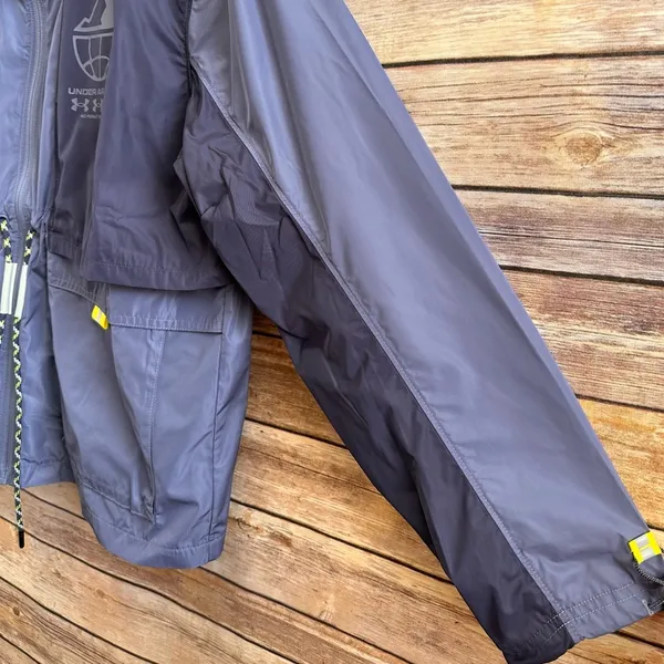 Under Armour UA Run Storm Trail Jacket Size Medium NWT - Image 3