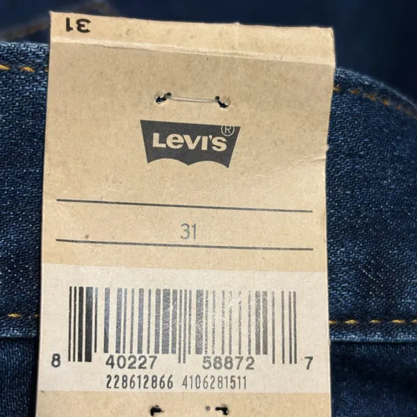 Levi's Women's Straight Wedgie Fit Jeans button fly in Dark Blue Wash NWT 31 - Image 5