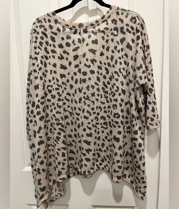 Cherish Leopard Print V-Neck Women's Top - Image 8