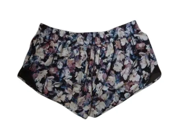 lululemon athletica Hotty Hot Short II *2.5" - Image 3