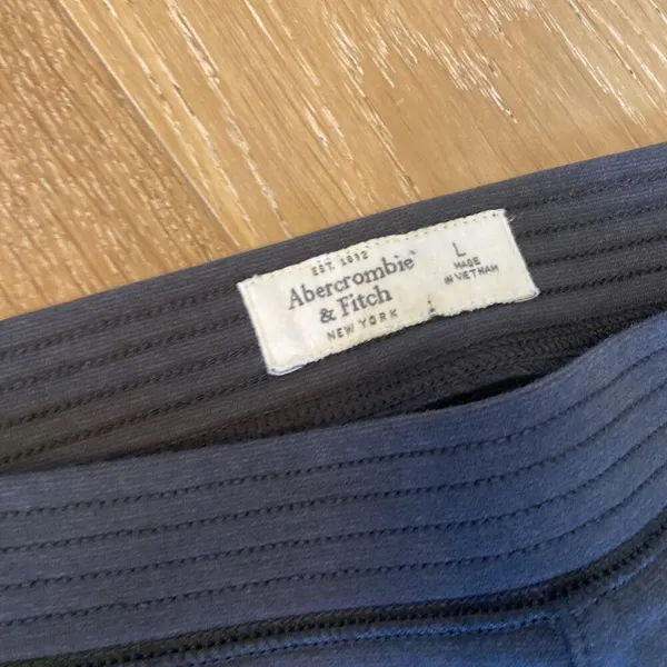 Abercrombie & Fitch Ponte Pants Legging‎ Women’s L Dark Gray Zip Cuff Slim Fit - Image 3
