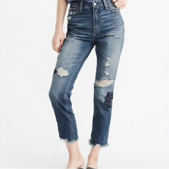 Abercrombie & Fitch Embroidered Distressed Straight Leg Jeans - Image 3