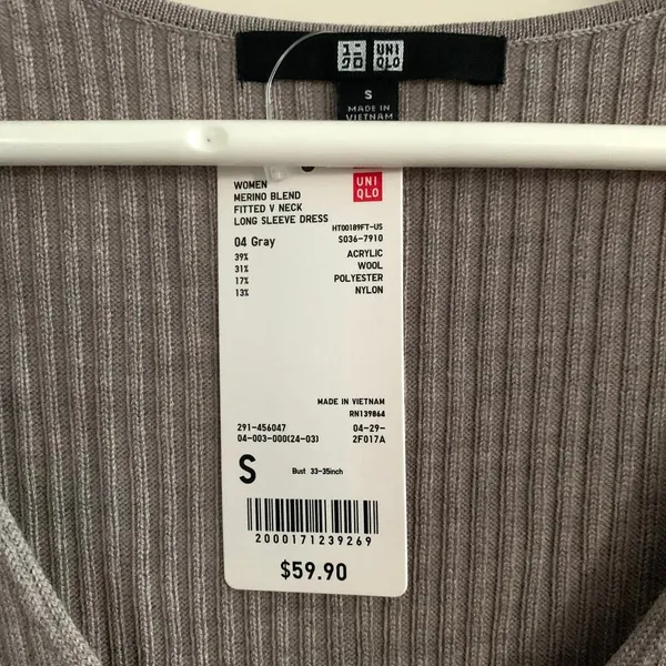 Uniqlo Merino Wool Blend Fitted V-Neck Long-Sleeve Dress in Gray - Image 10