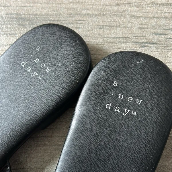 A New Day Black Minimalist Sandals with Sleek Straps - Image 5