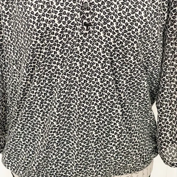 Loft Womens Blouse Sz Small Button Tied Front Pleated Boho Neutral Bohemian - Image 6