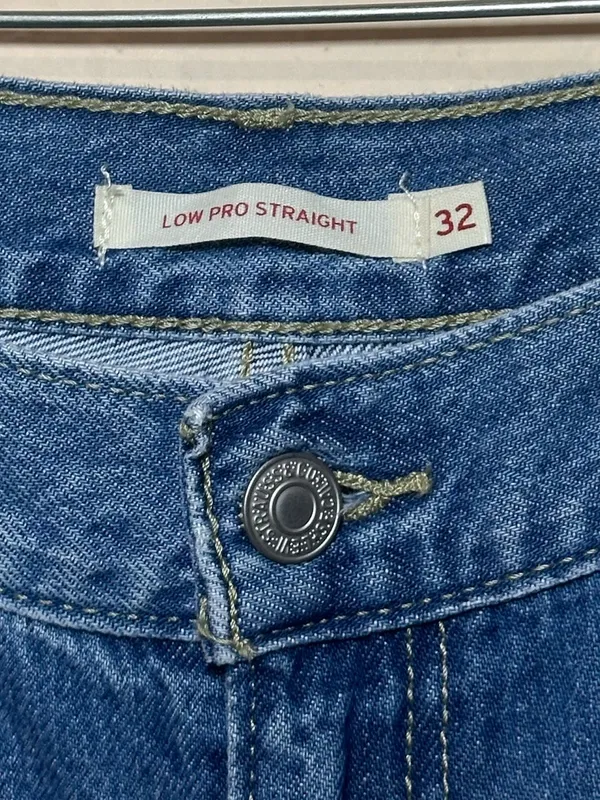 Levi’s Low Pro Straight Jeans - Image 3