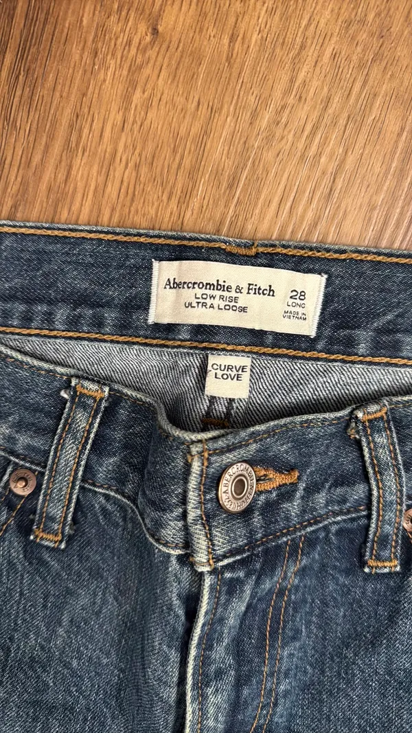 Abercrombie Jeans - Image 4
