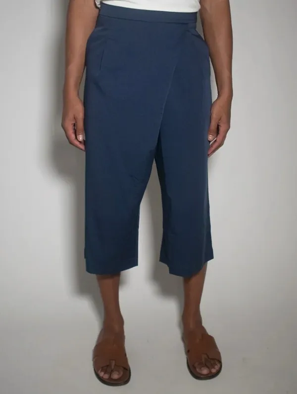 Takei by Jordan Cross Navy Bamboo Pleated Wide Cropped Pant - Size - Medium - Image 2