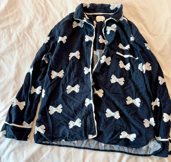 Kate Spade Navy Bow Print Pajama set - Soft Cozy Sleepwear - Image 4