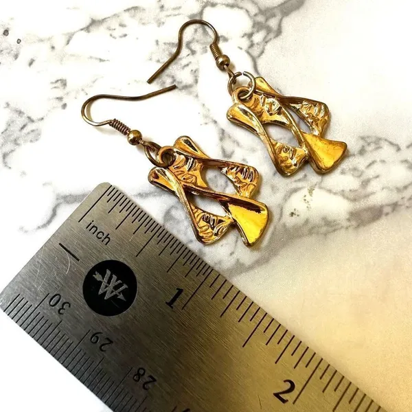 Gold tone drop earrings Gold - Image 7