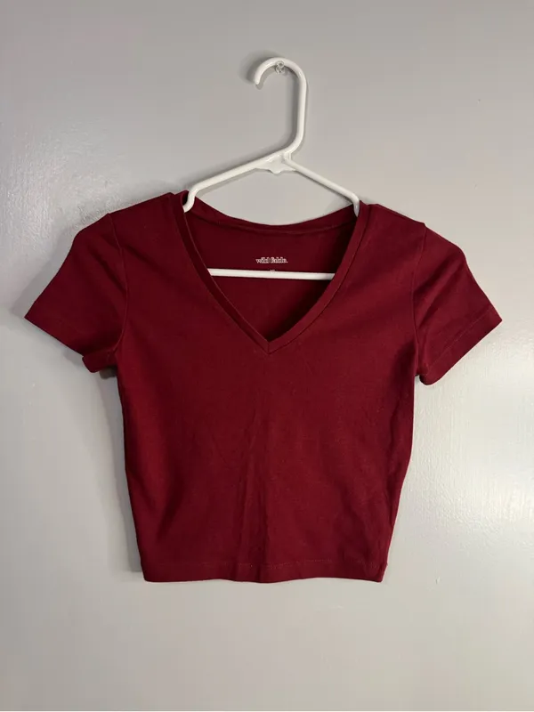 Wild Fable Burgundy V-Neck Short Sleeve Crop Top Size XS - Image 8
