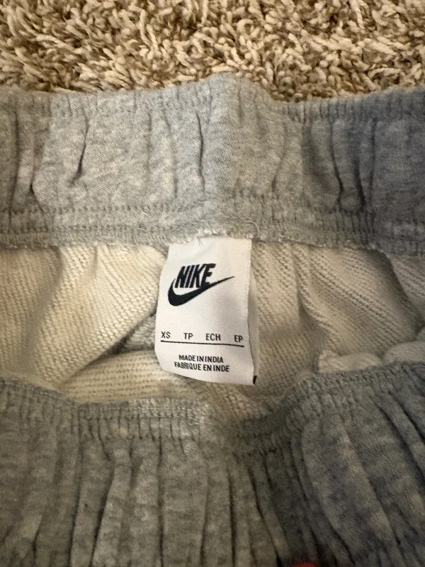 Nike Sweatpants Grey - Image 3