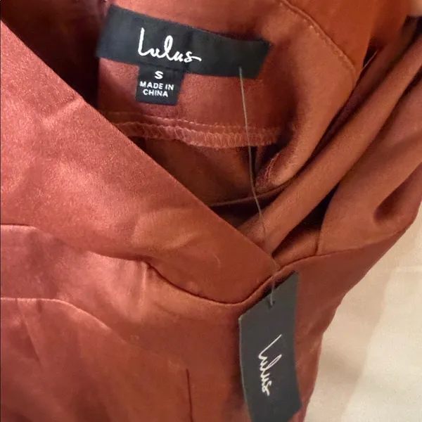 NWT LuLu’s Look off luxe rusty rose satin asymmetrical wide leg jumpsuit S - Image 9