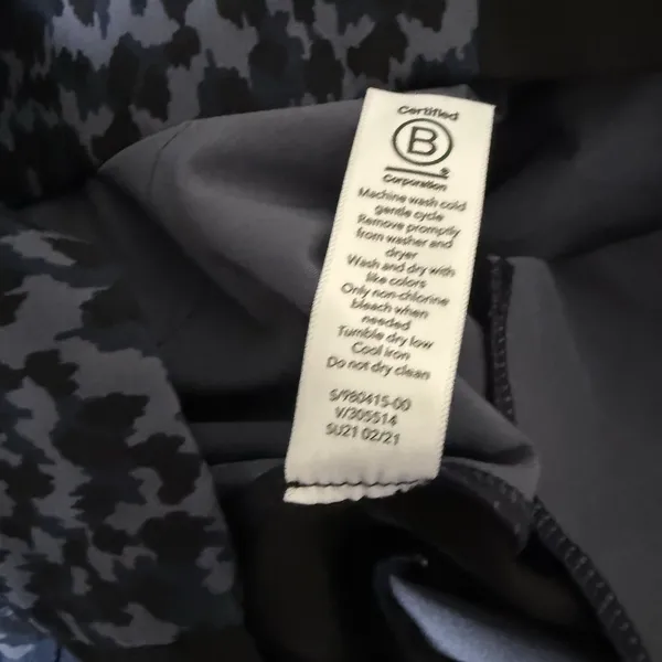 Athleta Brooklyn‎ Printed Shorts - Image 5