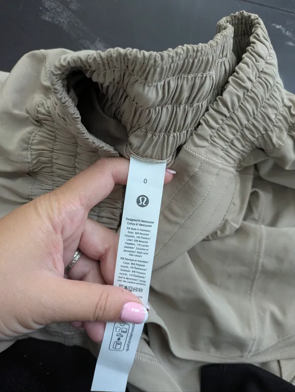 Lululemon Athletica Hotty Hot High-Rise Lined Shorts 4" Size 0 - Image 4