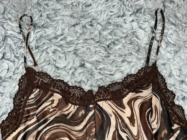 Princess Polly NWT Ivan Top Brown Cream Swirl with Hooks - Image 4