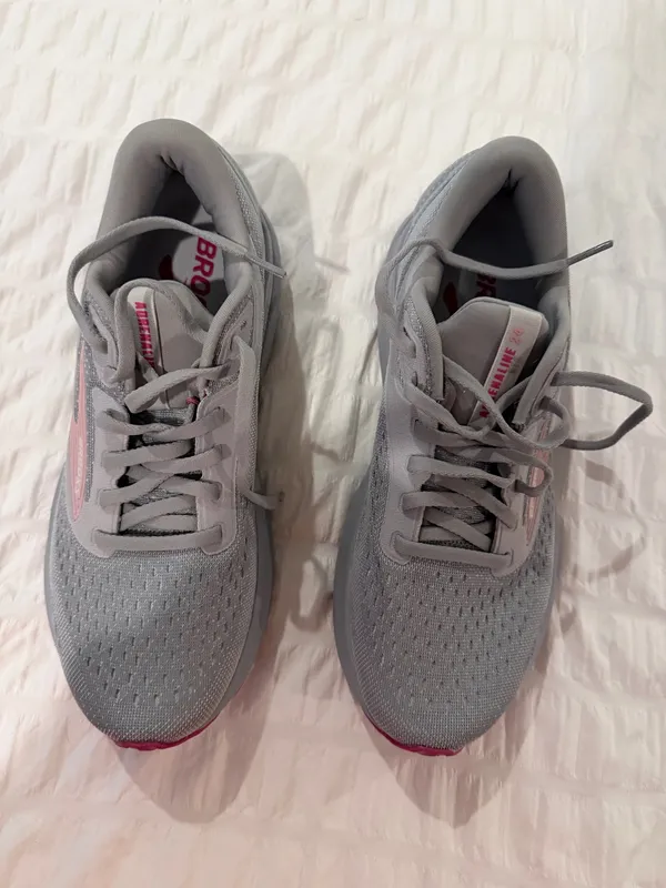 Brand new Brooks Adrenaline - Image 4