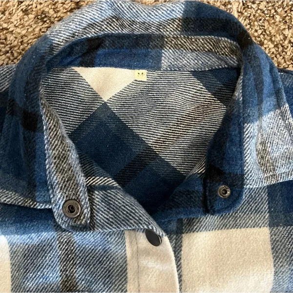 Blue and White Plaid Shacket Jacket size medium, button up, faux pockets - Image 3