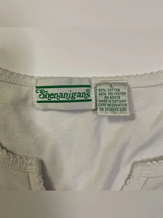 *Vintage* Shenanigans White Cotton Blend Tee with Embroidered Flowers size L - Image 2