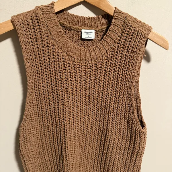 Abercrombie & Fitch Easy Shaker Sweater Tank Brown- Size Small - Image 3