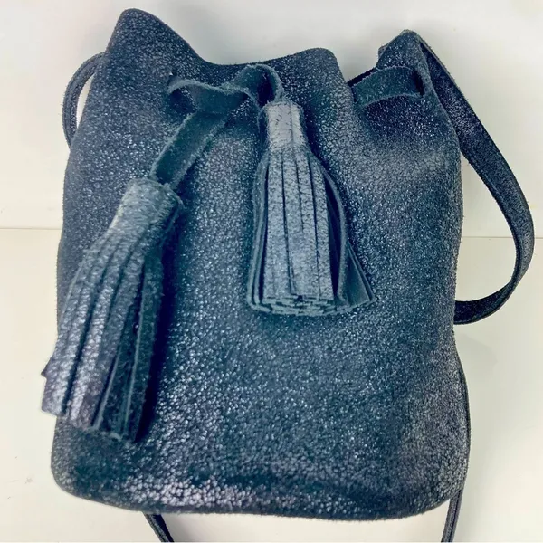 STREET LEVEL Leather Crossbody Bucket/Hobo Bag in Black - Image 6