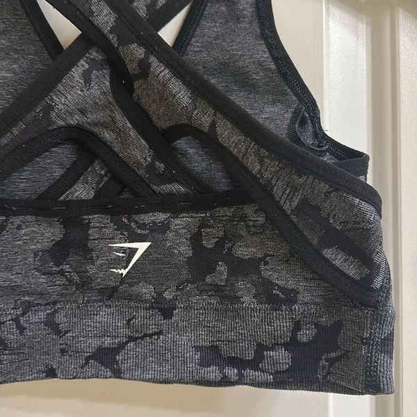 Gymshark Adapt Camo Seamless Sports Bra Black Size Small - Image 9