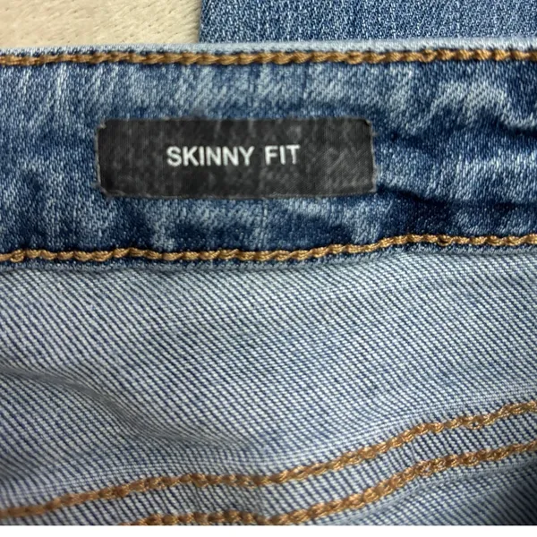Judy‎ Blue Size 11/30 Denim Skinny Jeans Blue Distressed Ripped Raw Hem Slim Mid - Image 4