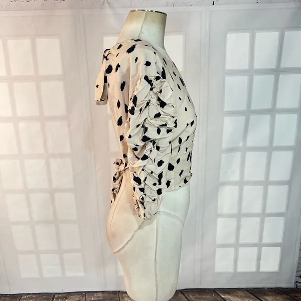 Bardot NWT Amelie Geo Spotted Puff Sleeve Open Back Blouse Size Large - Image 4