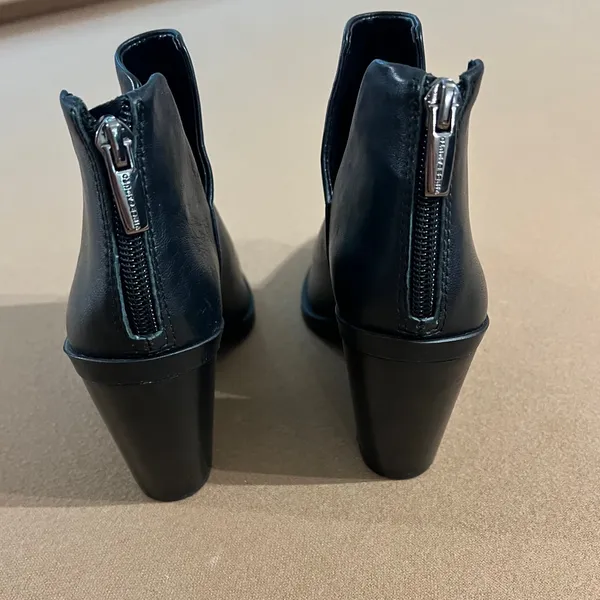Vince Camuto Gidgeta Booties - Like Brand New -‎ Only Worn Once - No Box - Image 5