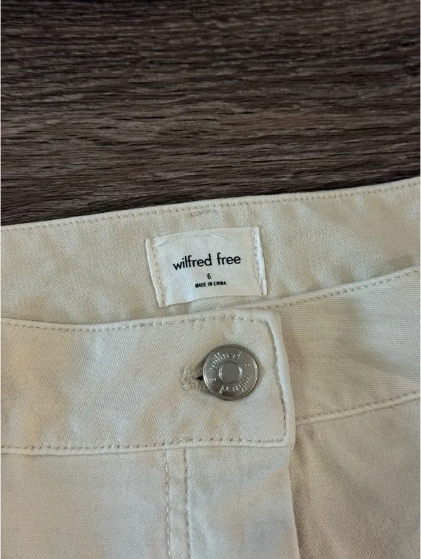 Aritzia Wilfred Free carpenter pants in bone/cream color - Image 4