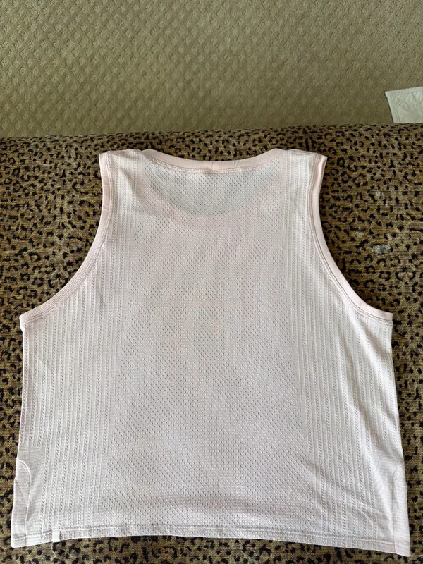 Lululemon train to be be tank size 6  - Image 5