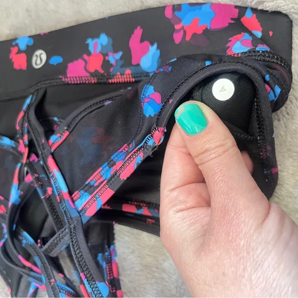 Lululemon Strap It Like Its Hot Bra Dandy Digie Multi / Black size 4 - Image 6