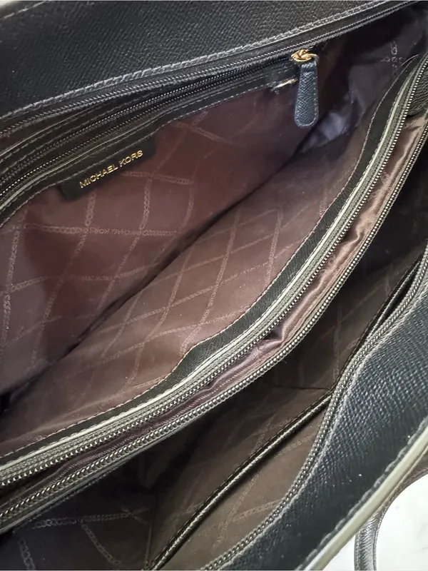 Michael Michael Kors Voyager Medium Crossgrain Leather Tote Bag Black - Image 13