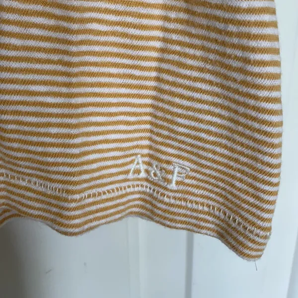 Abercrombie & Fitch tee - Image 4