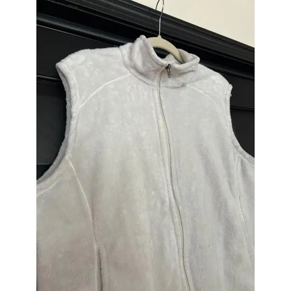 Patagonia woman’s fleece vest cream XL‎ - Image 3