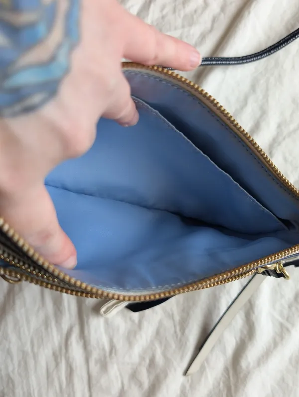 Vintage Coach Poppy Patent Leather Crossbody Blue/Black - Image 4