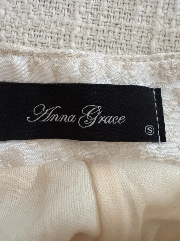 Anna Grace White floral shorts - Image 3