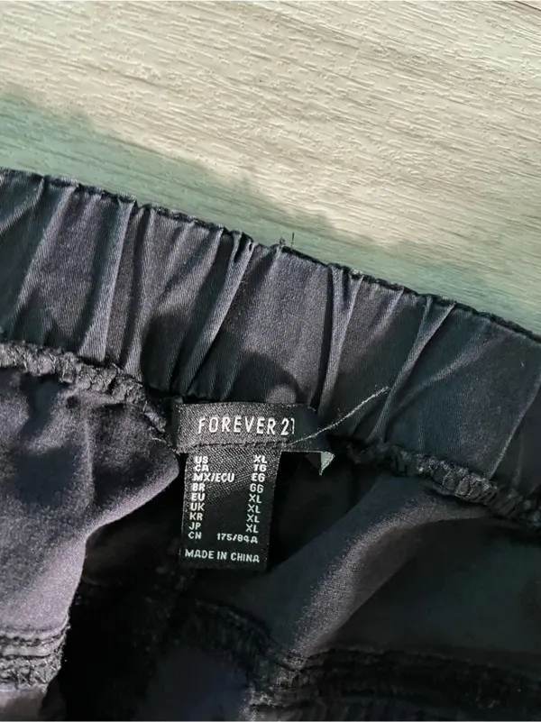 Forever 21 Black Flared Cargo Pants - Image 2