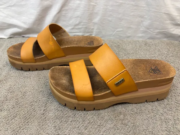 Reef Cushion Vista Hi Platform Sandal - Image 4
