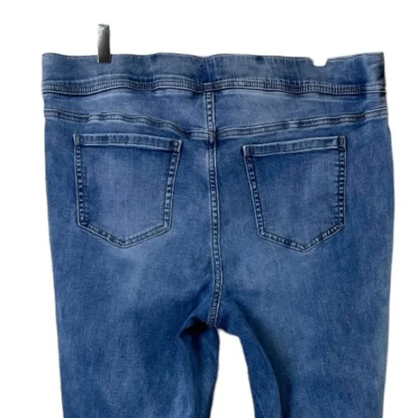 Torrid Lean Jean Super Soft Pull On Ankle Medium Stone Wash Women’s Size 2X - Image 4