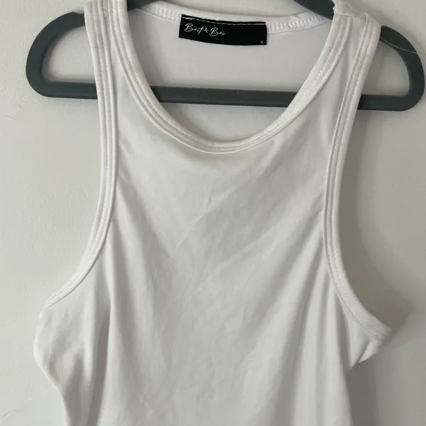 Brit and bri tank top white size small new without tags - Image 2