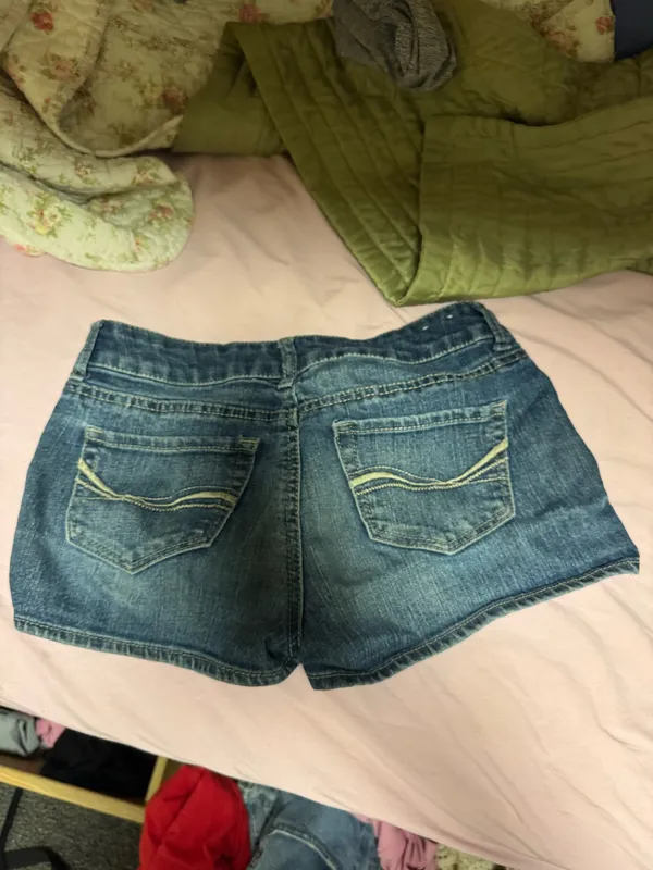 Lululemon Sonic Pink Speed Up Shorts Low-Rise 2.5" - Image 2