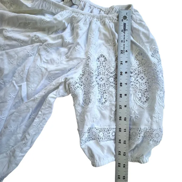 LOFT White Eyelet Crochet Lace Peasant Blouse Womens Small Scoop Neck Top Stars - Image 5