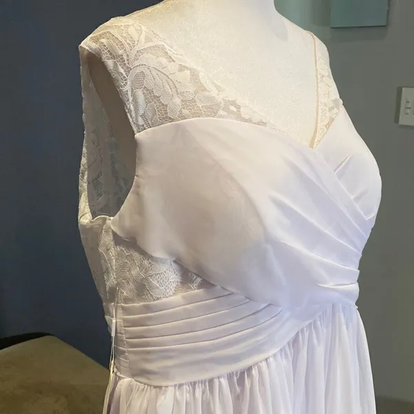 Women’s Full Length Chiffon White Wedding or Special Event Dress Size 16 NWT - Image 3