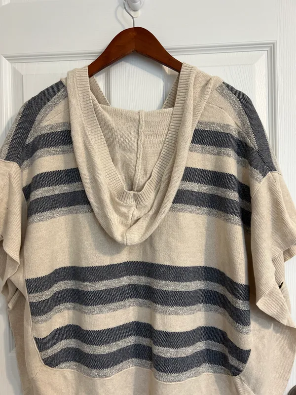 American Eagle Outfitters Poncho - Image 2