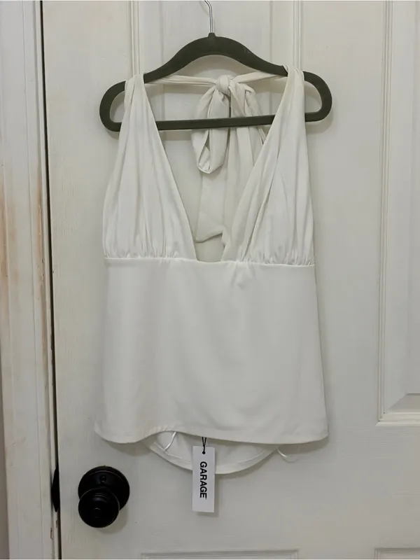 NWT!! Garage Pixie Plunge Halter Top in White - Image 5