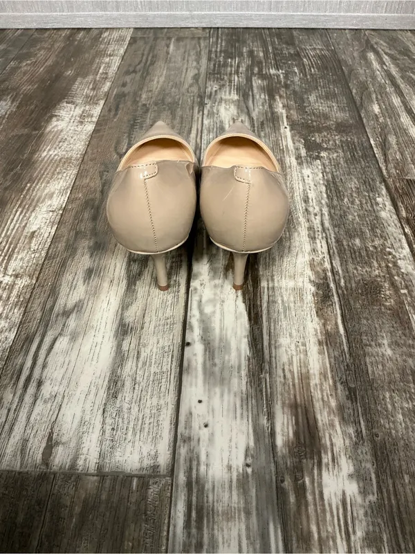 Marc Fisher Beige Patent Pointed-Toe Kitten Heel Pumps - Image 13