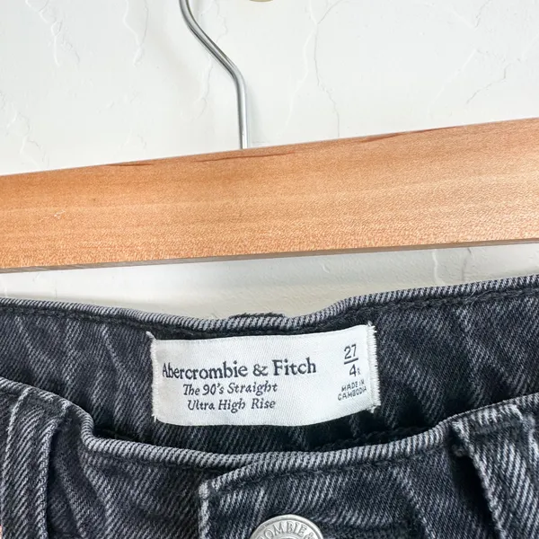 Abercrombie & Fitch | 90s Straight Ultra High Rise Distressed‎ Black Jeans Sz 27 - Image 5