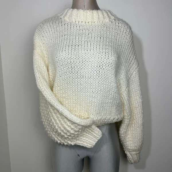 Chicwish Chunky Puff Sleeves Cropped Sweater Size Small Medium in Off White - Image 3